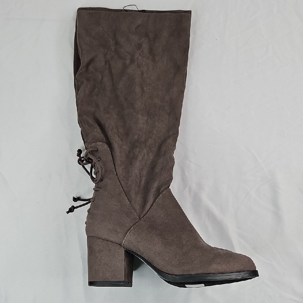 Journee Collection Leeda Wild Grey Micro Suede Boots Size 8.5 Wide Calf NWT